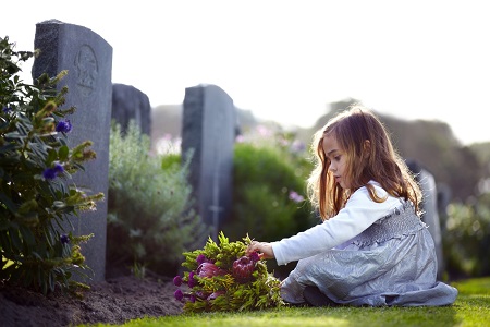 کودکان و مراسم خاکسپاری